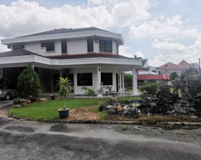 Land with one big bungalow For Sale